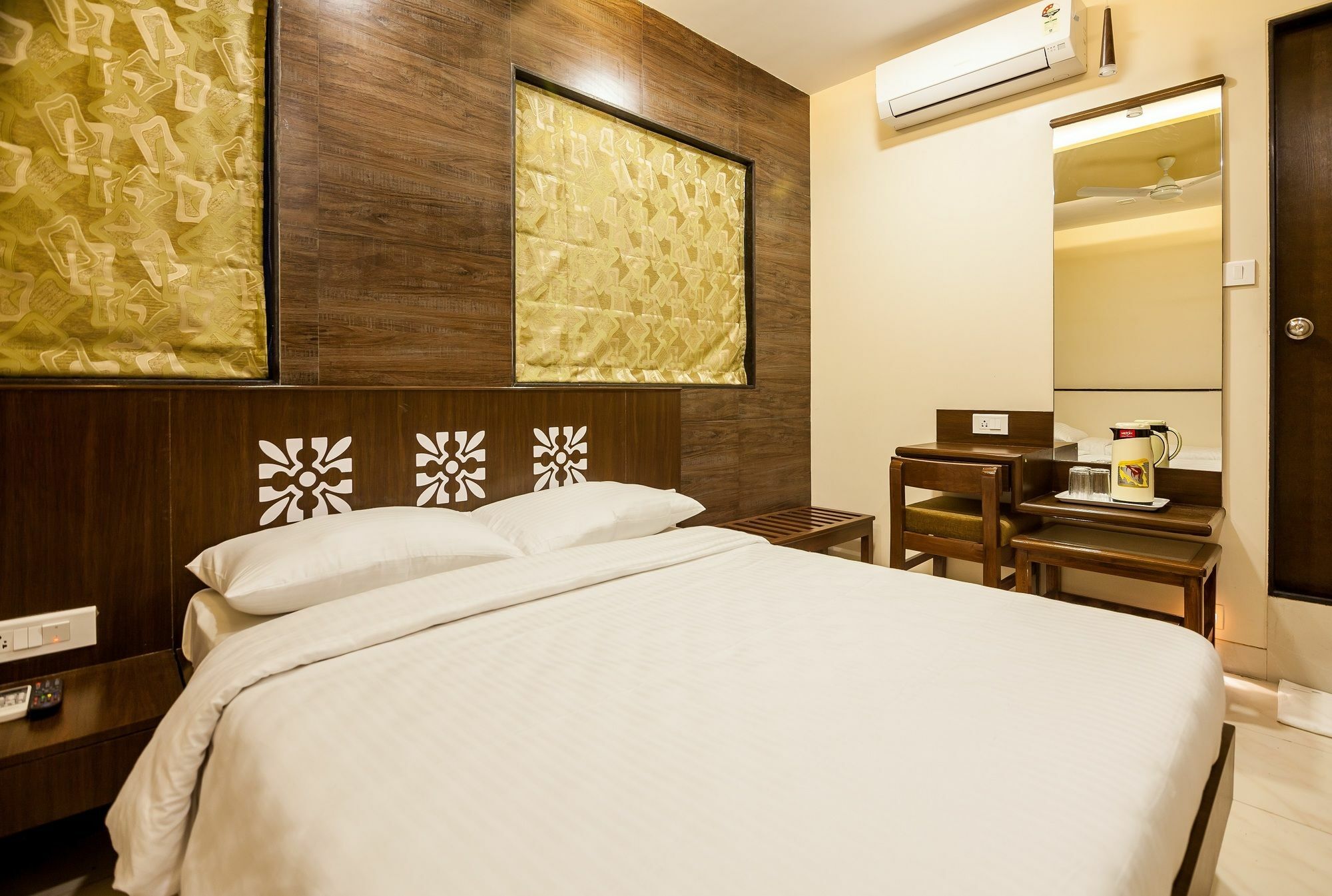 City Guest House - Dadar Bombay Eksteriør billede