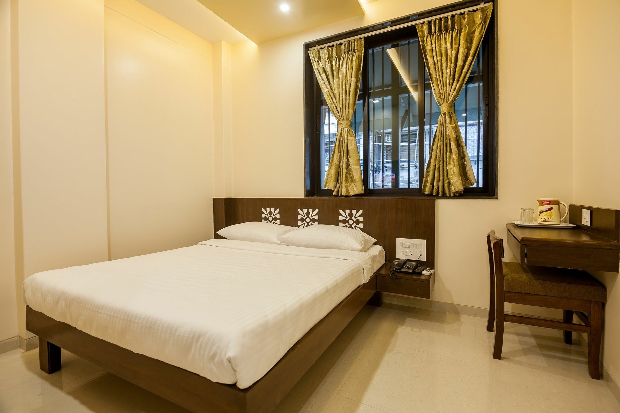 City Guest House - Dadar Bombay Eksteriør billede