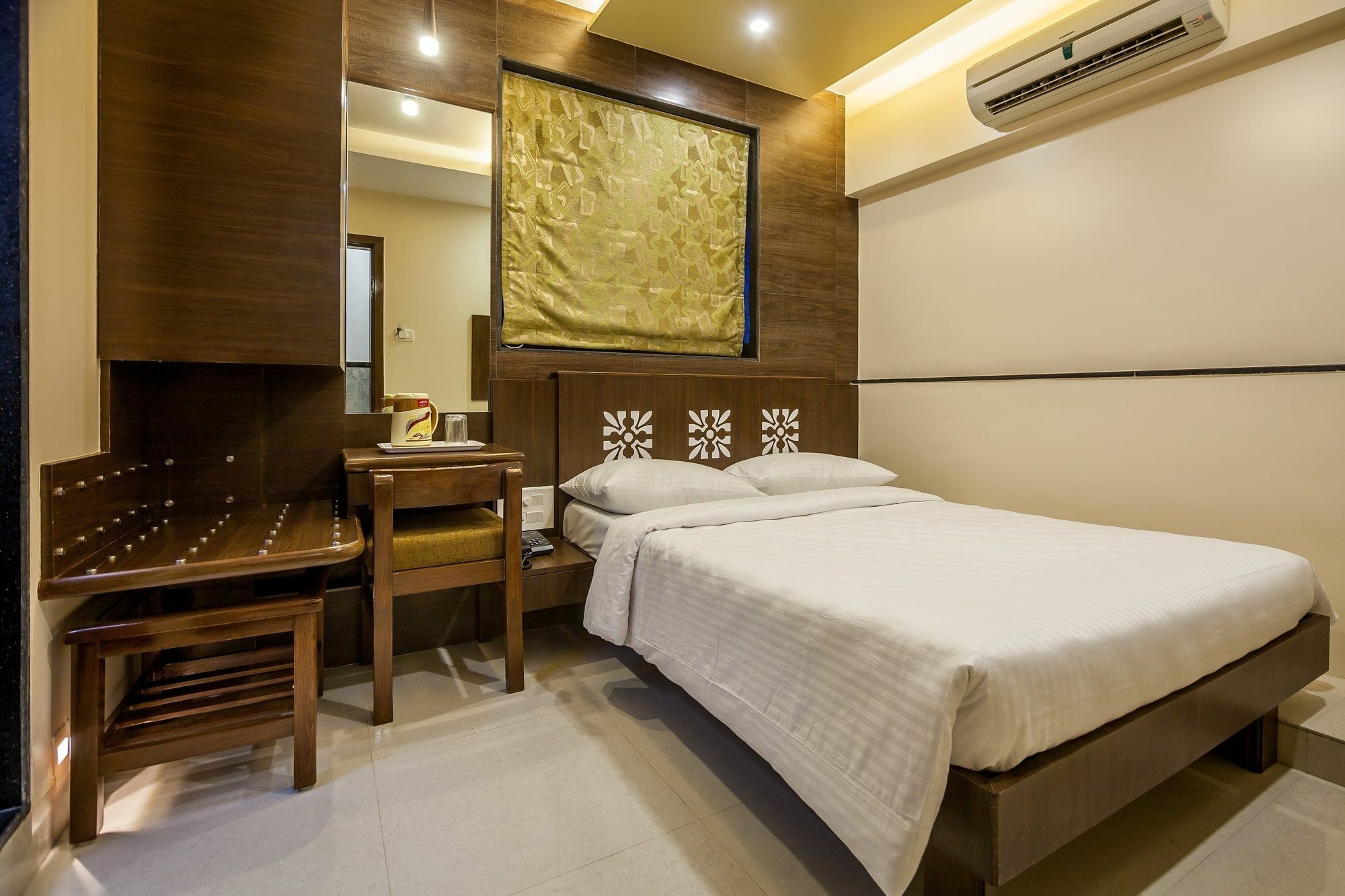 City Guest House - Dadar Bombay Eksteriør billede
