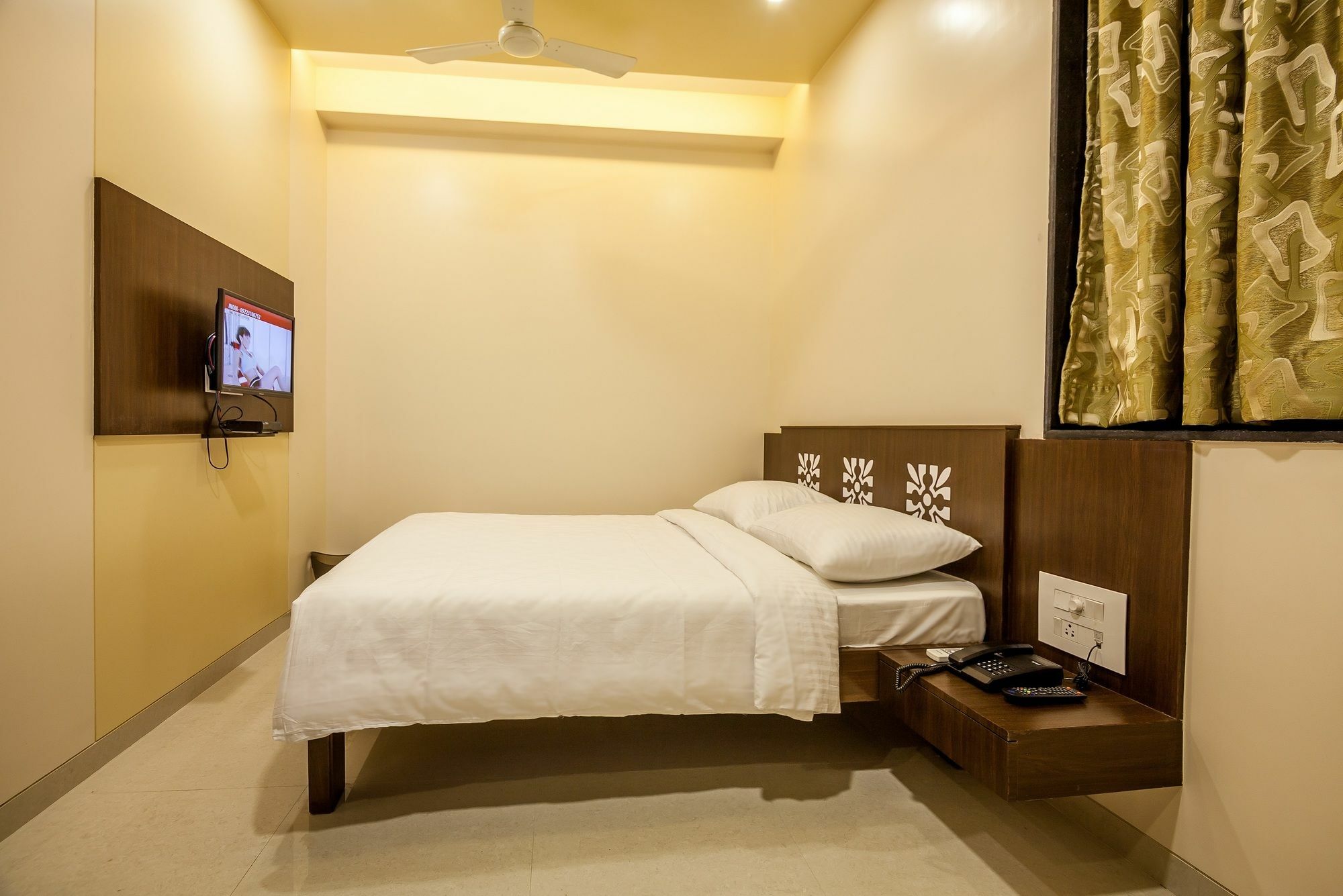 City Guest House - Dadar Bombay Eksteriør billede
