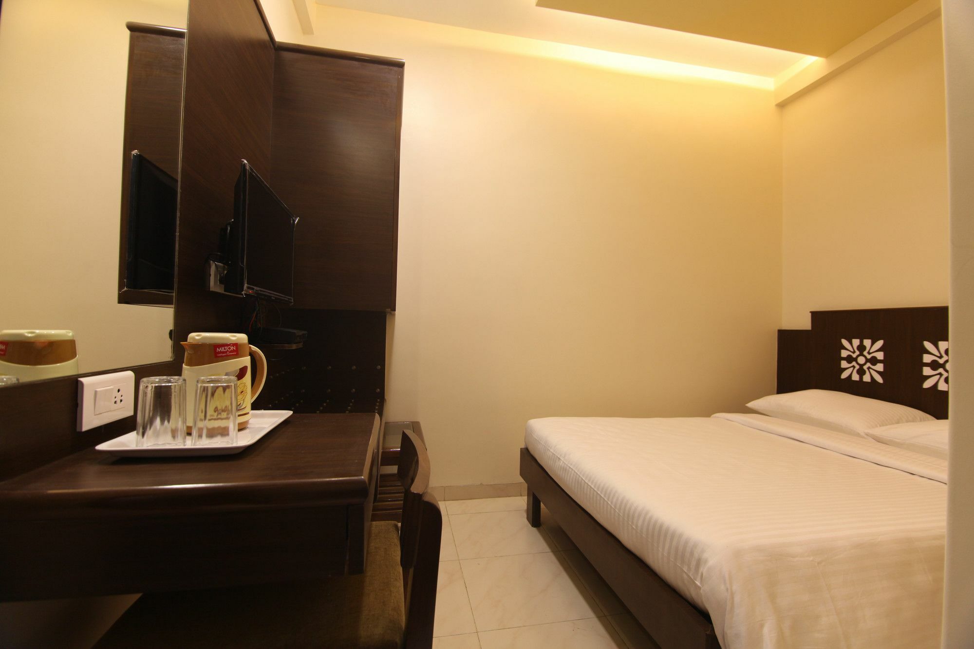 City Guest House - Dadar Bombay Eksteriør billede